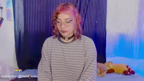 Snapshot of mel_dahlia chatting on 06-26-26, 04:33 Melissa - - Please help me to reach 100 thumbs up online show from 06-26-26, 04:33