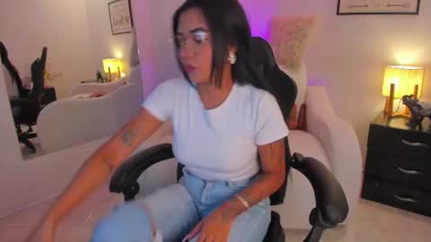 Snapshot of melan_owen chatting on 06-27-26, 11:04 melan_owen online show from 06-27-26, 11:04