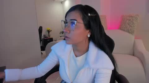 Snapshot of melan_owen chatting on 07-12-26, 11:01 melan_owen online show from 07-12-26, 11:01