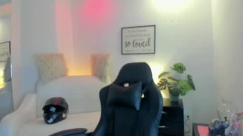 Snapshot of melan_owen chatting on 07-26-26, 10:33 melan_owen online show from 07-26-26, 10:33