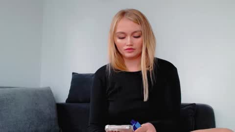 Melania online show from 10-22-25, 12:38