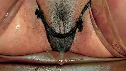 Snapshot of melania_browis chatting on 06-20-26, 05:10 Melania online show from 06-20-26, 05:10