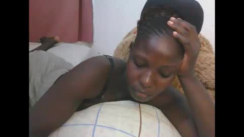 Snapshot of melanie_bae1 chatting on 05-18-26, 04:46 melanie_bae1 online show from 05-18-26, 04:46