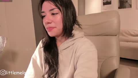 Snapshot of melanie_owo chatting on 07-14-26, 02:05 Melanie online show from 07-14-26, 02:05