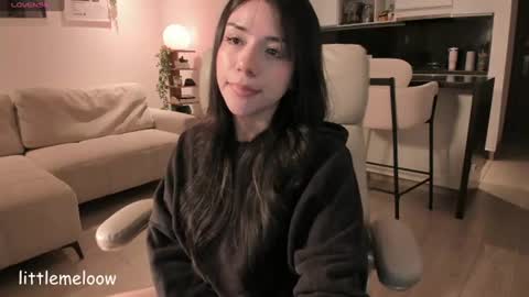 Snapshot of melanie_owo chatting on 07-23-26, 11:35 Melanie online show from 07-23-26, 11:35