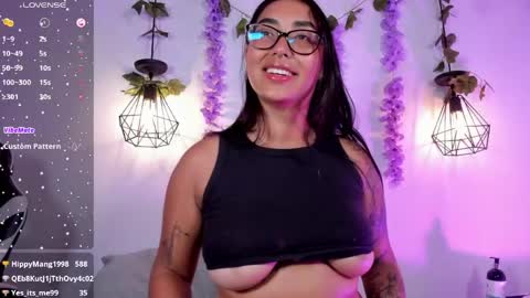 Snapshot of melanieecox chatting on 04-21-26, 02:51 Melanie online show from 04-21-26, 02:51