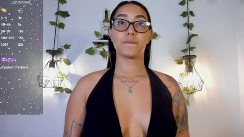 Snapshot of melanieecox chatting on 06-02-26, 02:02 Melanie online show from 06-02-26, 02:02