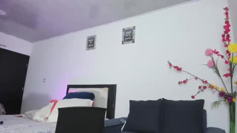 melaniie_roussel online show from 12-03-25, 01:46