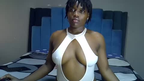 Snapshot of melanin_moon chatting on 06-02-26, 01:13 Moon online show from 06-02-26, 01:13
