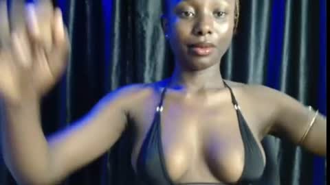 Snapshot of melanine_floral chatting on 07-09-26, 07:40 Praiz online show from 07-09-26, 07:40