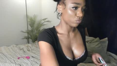 Snapshot of melaninmelanix chatting on 03-02-25, 09:21 melaninmelanix online show from 03-02-25, 09:21