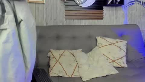 Melany online show from 11-04-25, 01:43