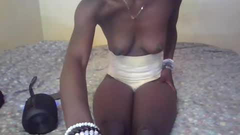 Snapshot of melaswittie chatting on 12-02-25, 10:53 melaswittie online show from 12-02-25, 10:53