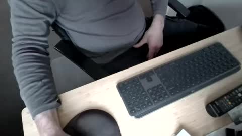 melbguy_075 online show from 11-23-25, 03:06