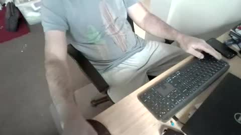 melbguy_075 online show from 04-03-26, 12:30