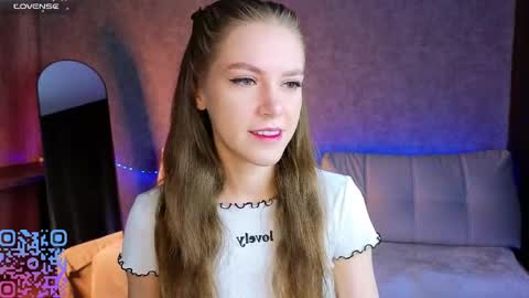 Melee Eva - Thumbs Up please  online show from 04-07-26, 07:42