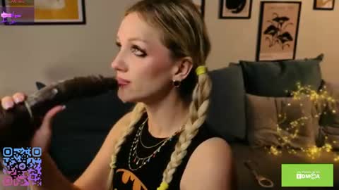 Snapshot of melenn_ chatting on 07-08-26, 08:08 Melen online show from 07-08-26, 08:08