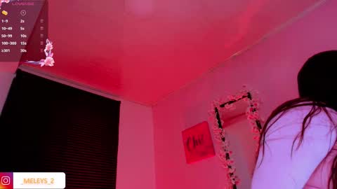 Snapshot of meleys_1 chatting on 10-11-25, 12:21 amelia online show from 10-11-25, 12:21