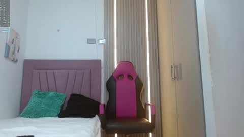 meli_peach online show from 10-05-25, 12:25