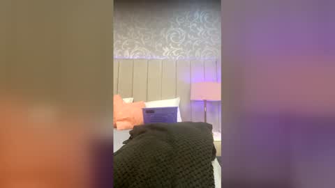 Snapshot of melie_me chatting on 04-06-26, 11:11 MELIE online show from 04-06-26, 11:11