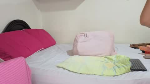Snapshot of melihotxxx chatting on 05-21-26, 11:23 melihotxxx online show from 05-21-26, 11:23