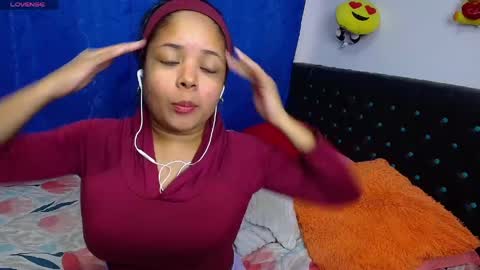 Snapshot of melika_sweet chatting on 04-27-26, 05:00 eli online show from 04-27-26, 05:00