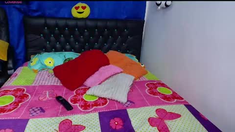 Snapshot of melika_sweet chatting on 06-02-26, 06:21 eli online show from 06-02-26, 06:21