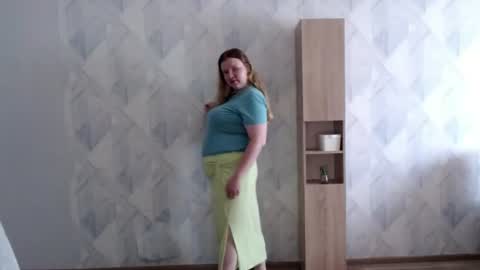 Snapshot of melina_beauty chatting on 06-15-26, 08:16 Melina online show from 06-15-26, 08:16