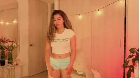 Snapshot of melina_ferrer1 chatting on 07-11-26, 03:20 EI online show from 07-11-26, 03:20
