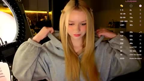 Snapshot of meliss_ss chatting on 07-11-26, 04:21 Mel or Lissa 3 Welcome here online show from 07-11-26, 04:21