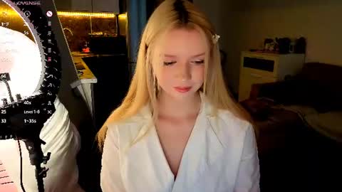 Snapshot of meliss_ss chatting on 07-15-26, 06:13 Mel or Lissa 3 Welcome here online show from 07-15-26, 06:13