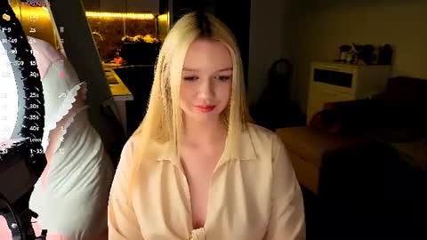 Snapshot of meliss_ss chatting on 07-20-26, 12:36 Mel or Lissa 3 Welcome here online show from 07-20-26, 12:36