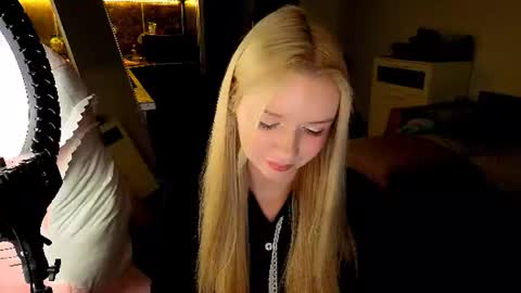 Snapshot of meliss_ss chatting on 07-28-26, 08:52 Mel or Lissa 3 Welcome here online show from 07-28-26, 08:52