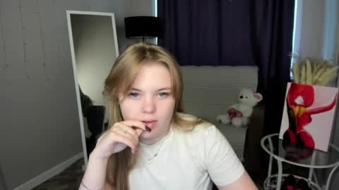 Sophia online show from 05-13-26, 06:00