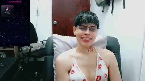 Snapshot of melissa_and_dany chatting on 10-18-25, 08:53 Melissas Corner online show from 10-18-25, 08:53