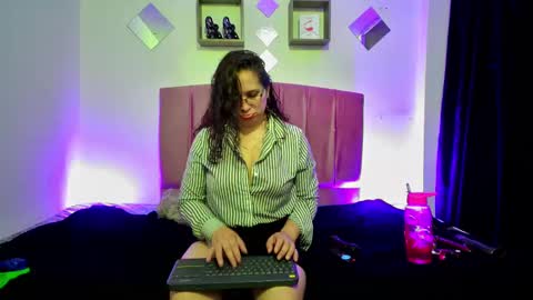 MELISSA online show from 02-28-25, 04:54