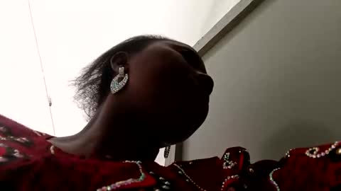 Snapshot of melissaknowles46 chatting on 11-30-25, 02:21 melissaknowles46 online show from 11-30-25, 02:21