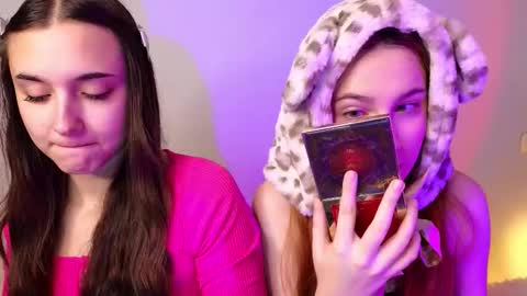 Mel online show from 11-26-25, 12:17