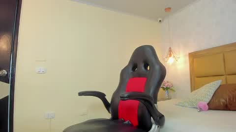 Snapshot of melissarouge chatting on 06-01-26, 07:37 online show from 06-01-26, 07:37