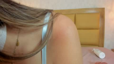 Snapshot of melissarouge chatting on 06-17-26, 07:59 online show from 06-17-26, 07:59