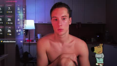 Snapshot of mell0wme chatting on 12-06-24, 02:17 Mello online show from 12-06-24, 02:17