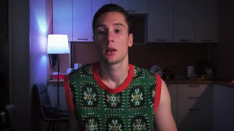 Snapshot of mell0wme chatting on 12-10-24, 02:38 Mello online show from 12-10-24, 02:38