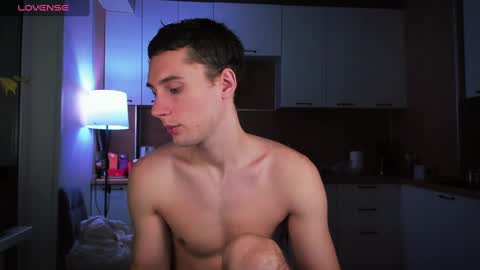 Snapshot of mell0wme chatting on 01-04-25, 02:25 Mello online show from 01-04-25, 02:25