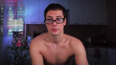 Snapshot of mell0wme chatting on 01-08-25, 10:15 Mello online show from 01-08-25, 10:15