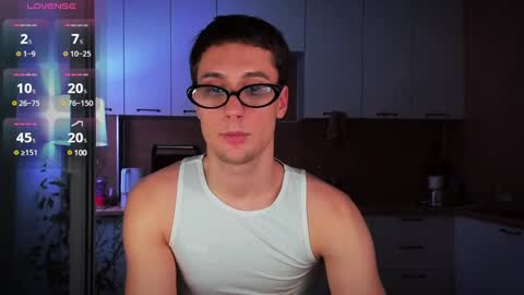 Snapshot of mell0wme chatting on 01-13-25, 01:45 Mello online show from 01-13-25, 01:45