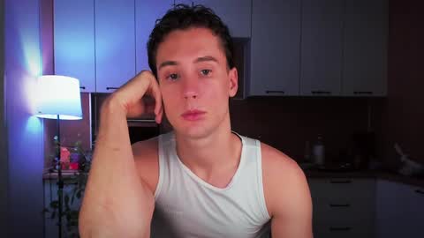 Snapshot of mell0wme chatting on 01-16-25, 11:59 Mello online show from 01-16-25, 11:59