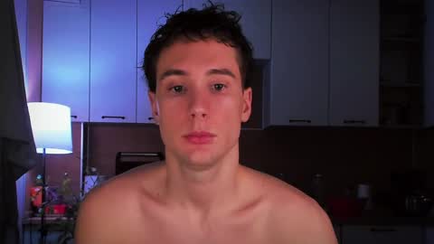 Snapshot of mell0wme chatting on 01-20-25, 12:15 Mello online show from 01-20-25, 12:15