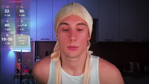 Snapshot of mell0wme chatting on 01-22-25, 12:59 Mello online show from 01-22-25, 12:59