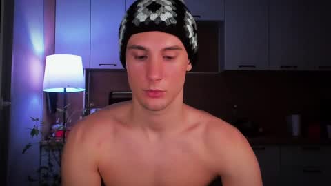 Snapshot of mell0wme chatting on 02-01-25, 03:30 Mello online show from 02-01-25, 03:30