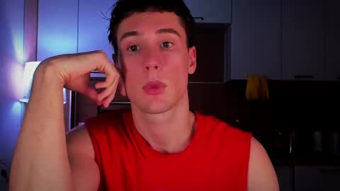 Snapshot of mell0wme chatting on 02-09-25, 07:27 Mello online show from 02-09-25, 07:27